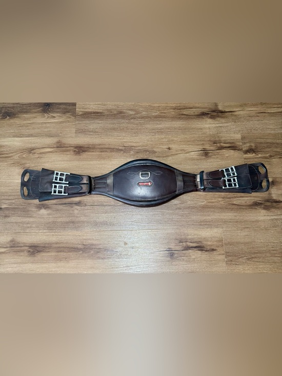 Equipe Other - 🐴 Equipe Anatomical Dressage Girth. Size 26/65 🐴